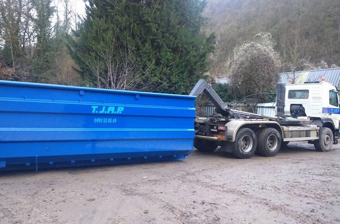 Container T.J.A.P sur chantier